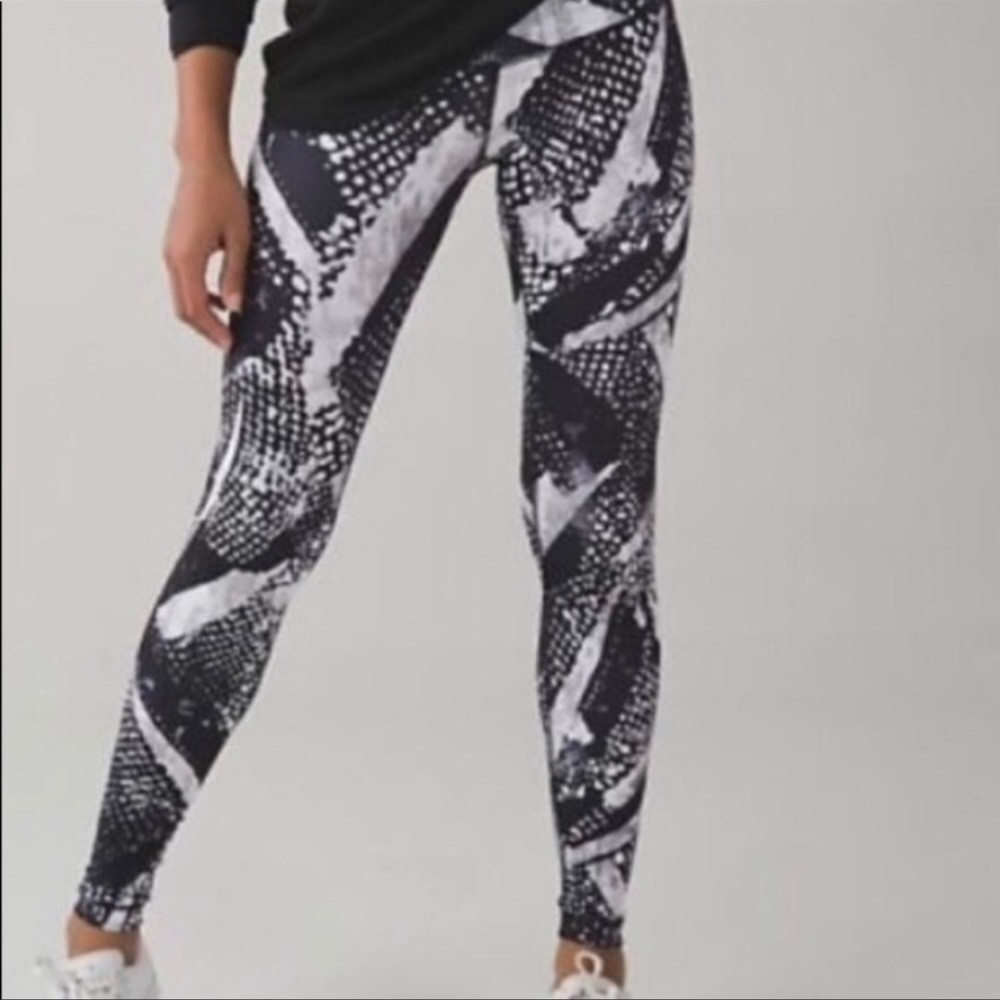 Lululemon Wunder Under tights